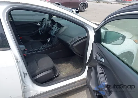 2015 Ford Focus Se z USA, uszkodzony, nr VIN 1FADP3K21FL315660